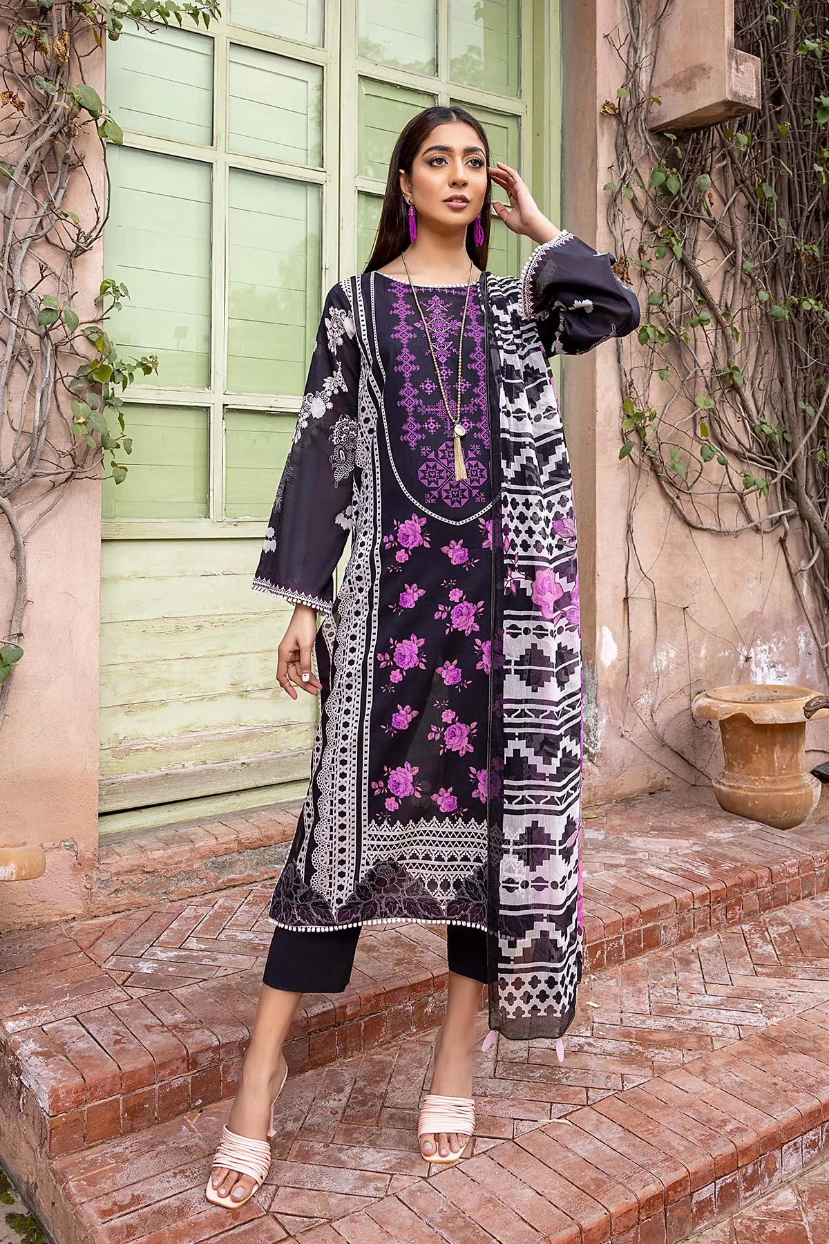 3-Pc Qaus C-Prints Printed Lawn Suit With Chiffon Dupatta QBW22-01-S