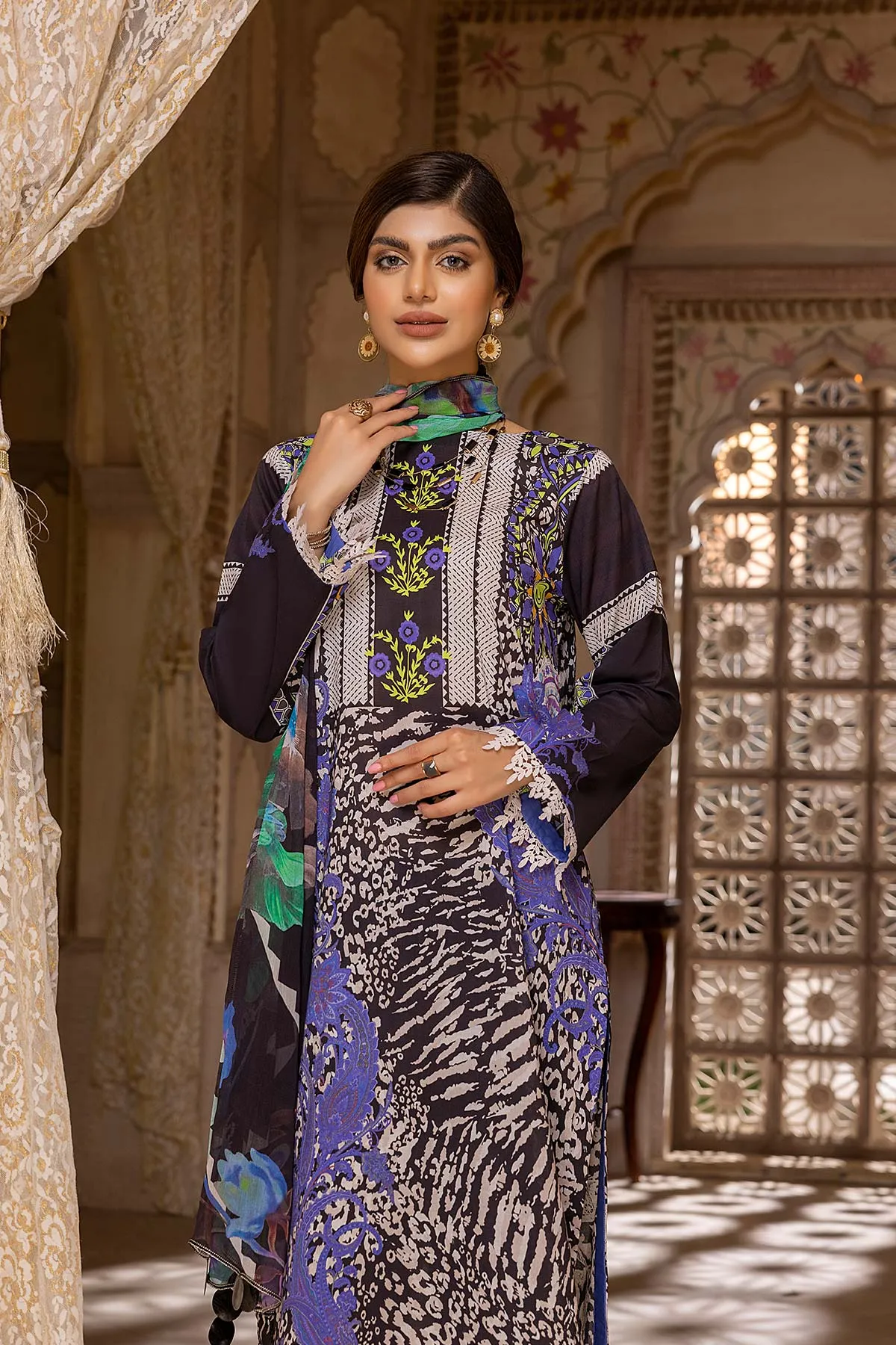 3-Pc Qaus C-Prints Printed Lawn Suit With Chiffon Dupatta QBW22-02-S