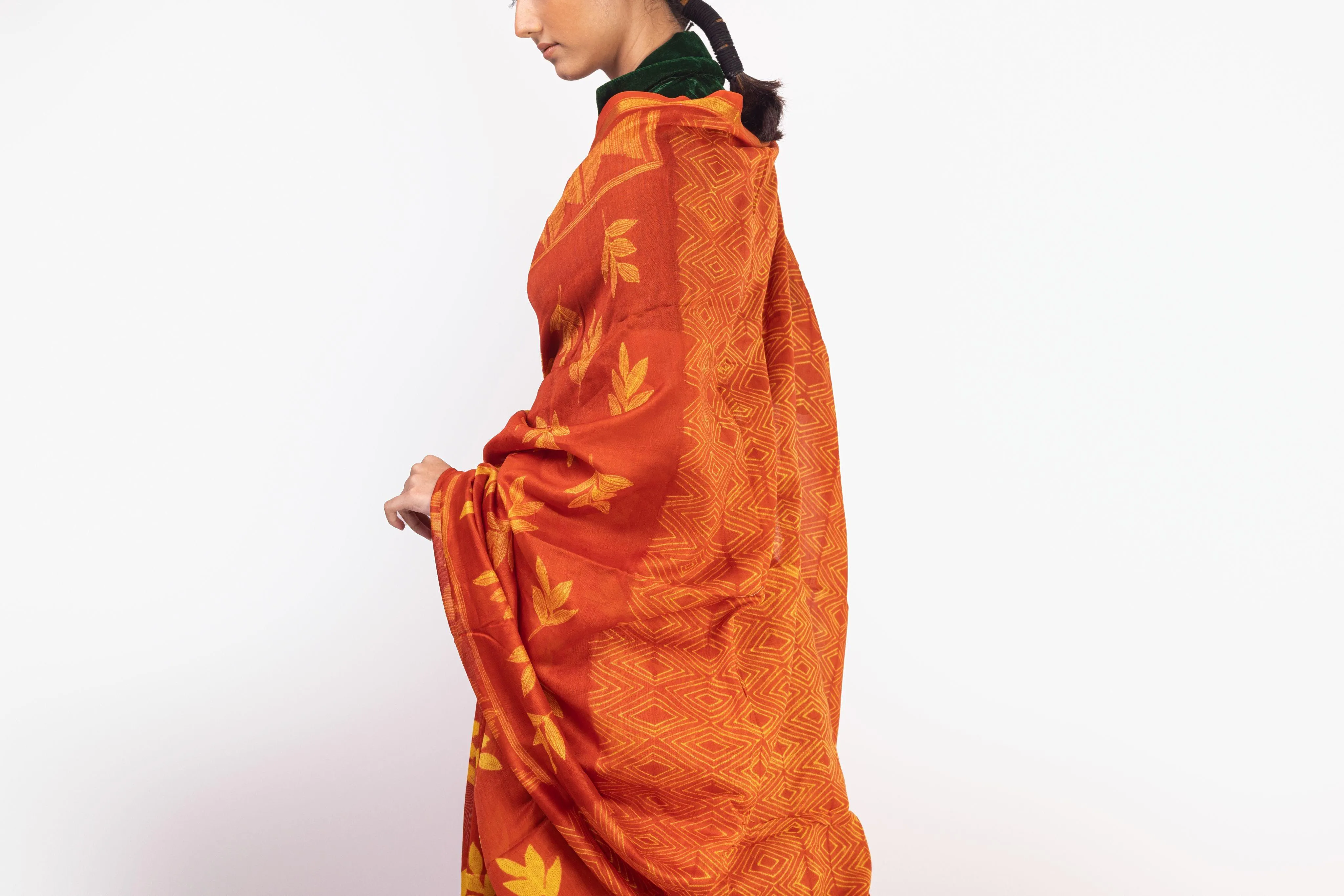 Kaisori Inayaat Red and yellow Shibori print saree